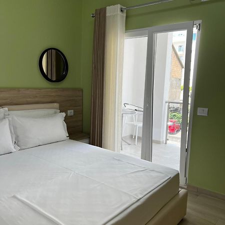 Helena Hotel Shëngjin 外观 照片
