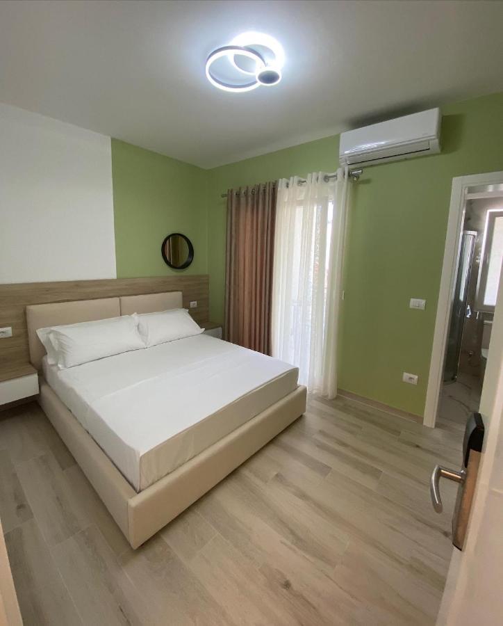 Helena Hotel Shëngjin 外观 照片