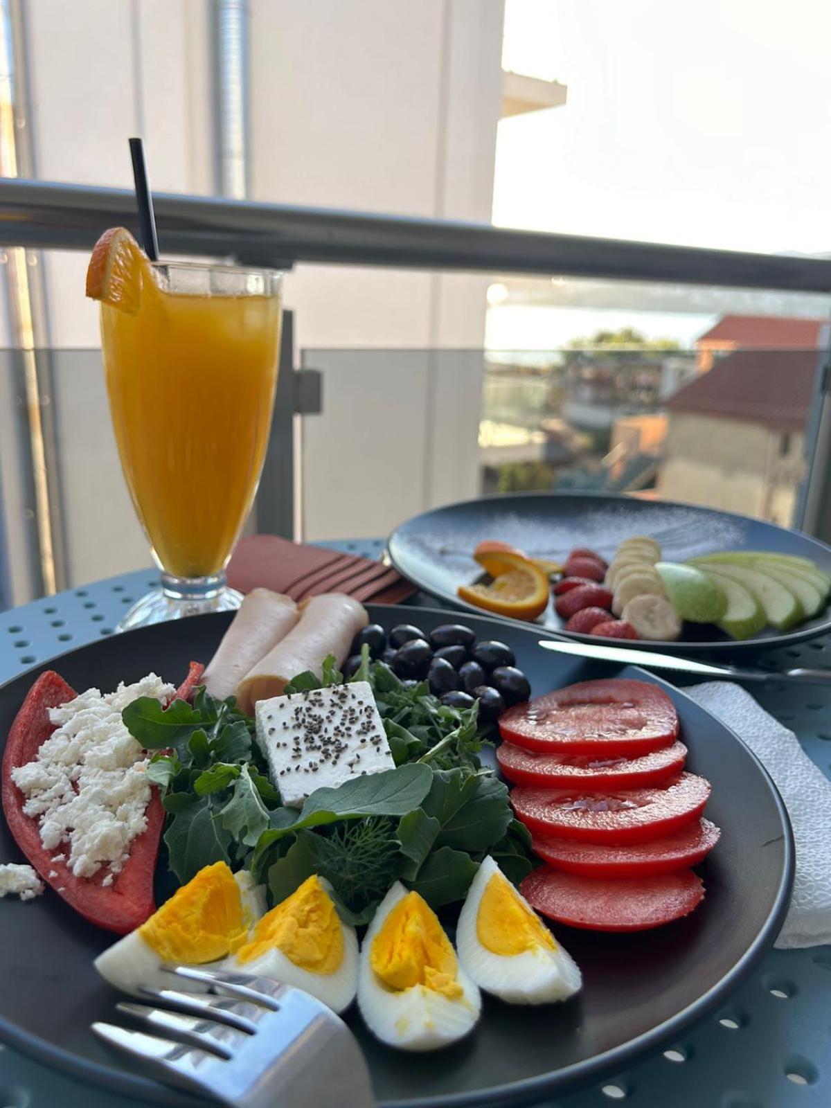 Helena Hotel Shëngjin 外观 照片